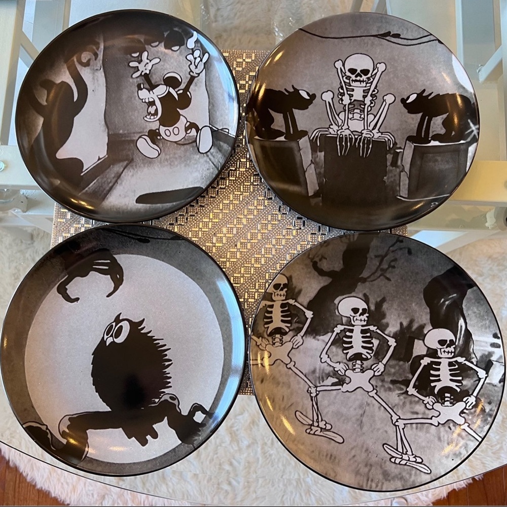 ☠️ DISNEY A Silly Symphony The Skeleton Dance Mickey Halloween Plates Plate Set - Picture 3 of 11